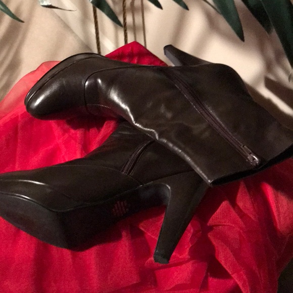 Brown size 10 ankle boots upper leather - Picture 5 of 7